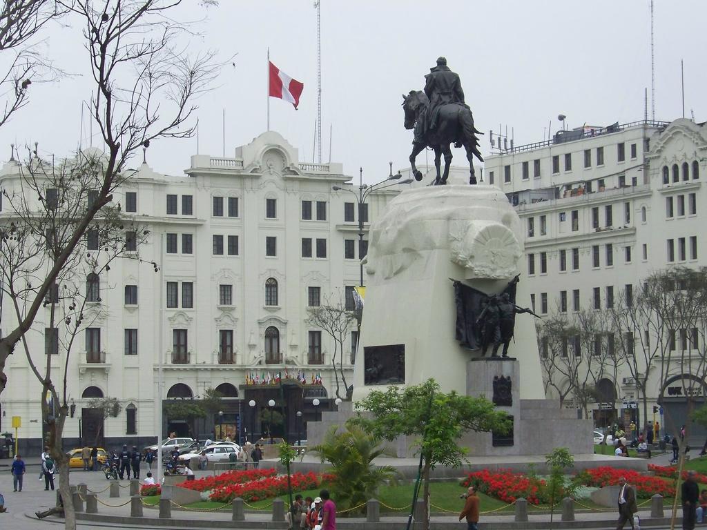 Edificio California En Centro Historico Appartement Lima Buitenkant foto